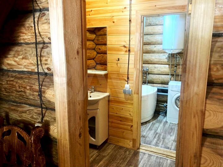 Дом 246 м² на участке 50 сот.