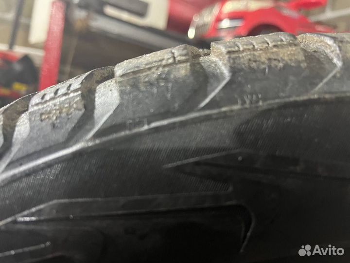 Nokian Tyres Hakkapeliitta 5 215/60 R16