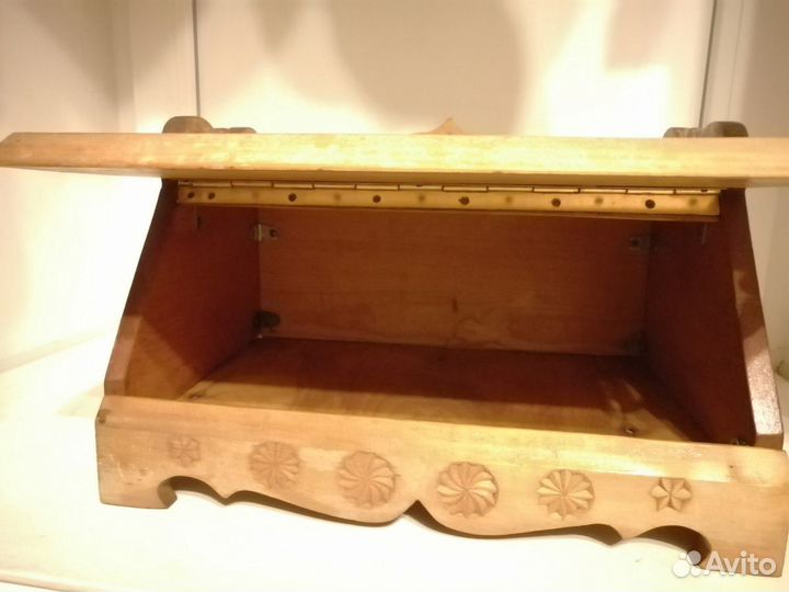 Хлебница резная