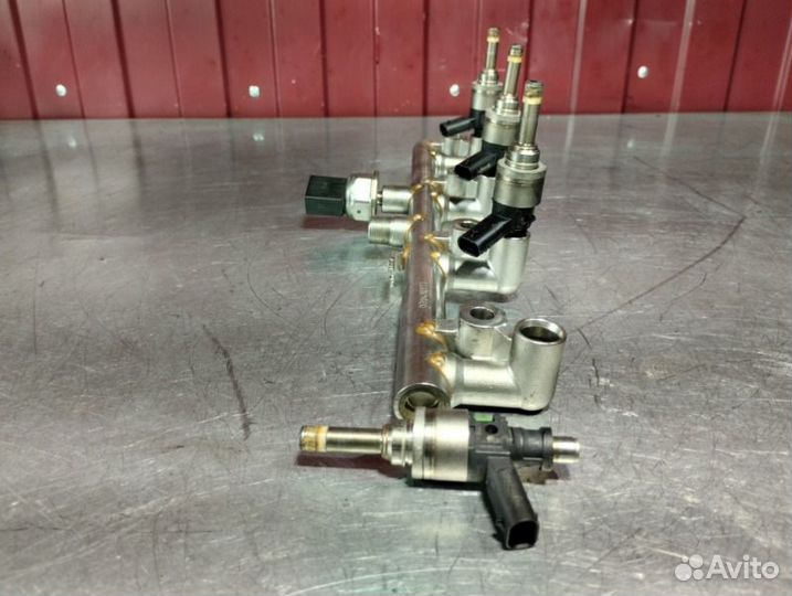 Топливная рампа Mercedes C-Class W204 M271 1.8TI