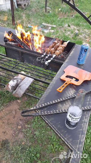 Кованые мангалы с крышей и печью