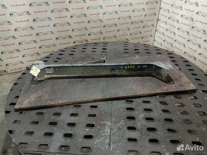 Рамка радиатора Volvo 21384583