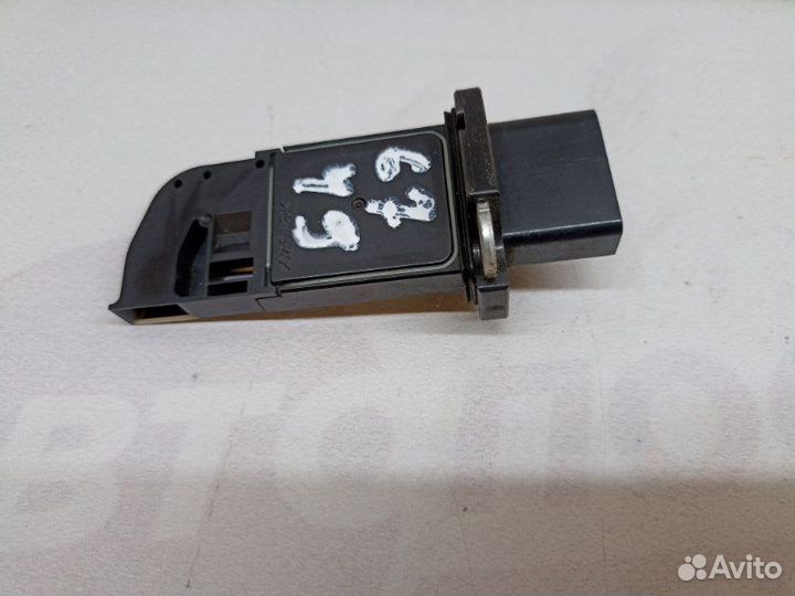 Датчик массового расхода воздуха Volkswagen Tiguan