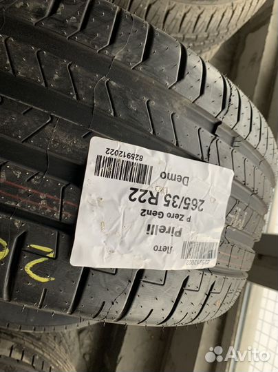 Pirelli P Zero PZ4 265/35 R22