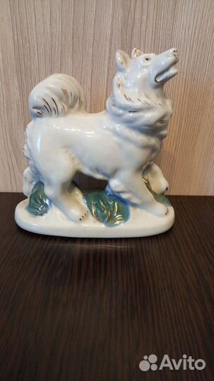 Фарфоровая статуэтка 