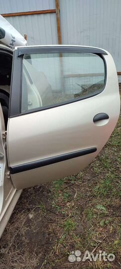 Пежо 206 задняя дверь