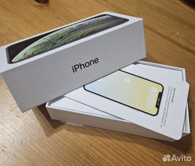 Коробка от iPhone XS