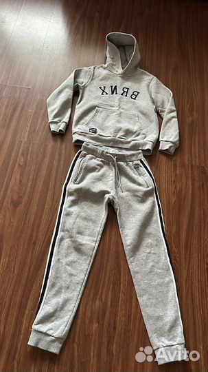 Спортивный костюм и куртка р.140