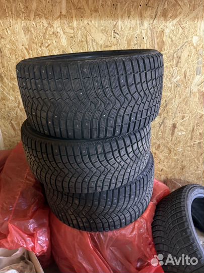 Michelin Latitude X-Ice North 275/40 R21 и 305/35 R21 105