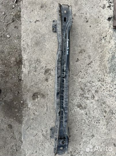 Усилитель заднего бампера Tiguan 2