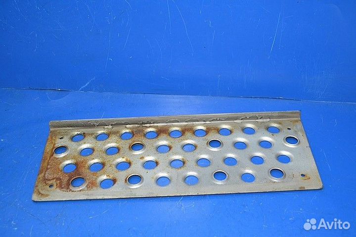 Ступенька подножки нижняя, правая mercedes-benz Ac