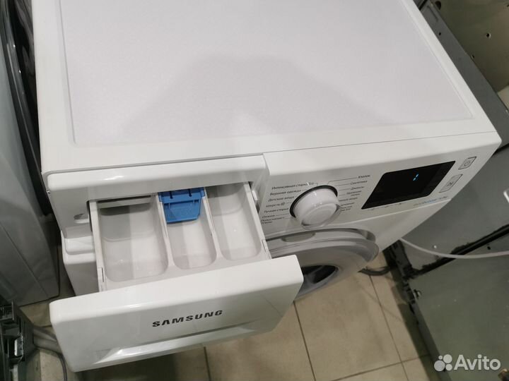Стиральная машина Samsung eco bubble 6 кг отличная