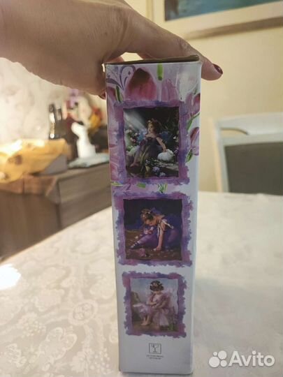 Кукла фарфоровая