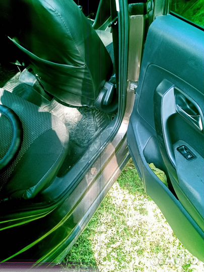 Volkswagen polo дверь