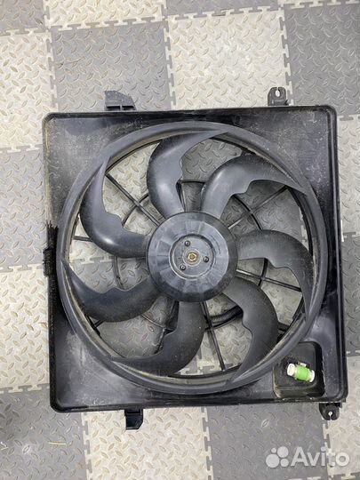 Вентилятор радиатора дифузором Kia Sorento Prime