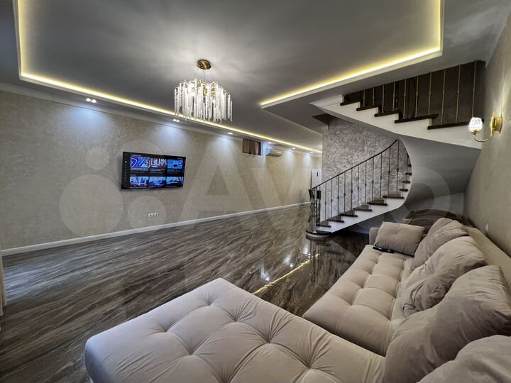 Дом 210 м² на участке 2 сот.