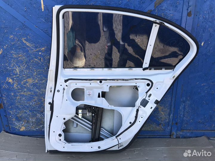 Дверь задняя правая Bmw e60
