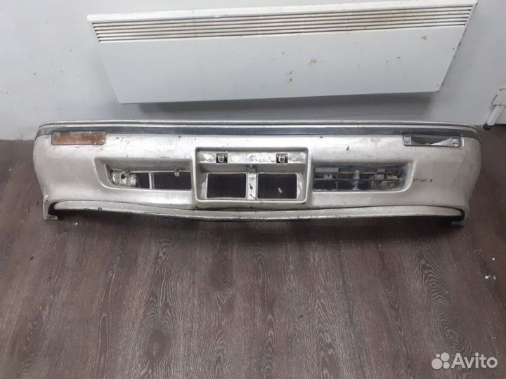 Бампер передний Toyota Crown S130
