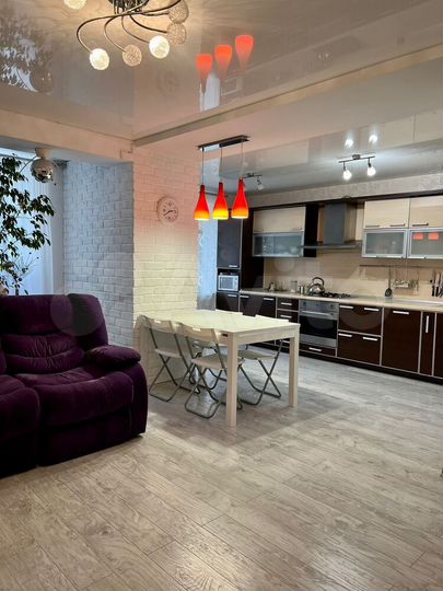 3-к. квартира, 94 м², 3/8 эт.