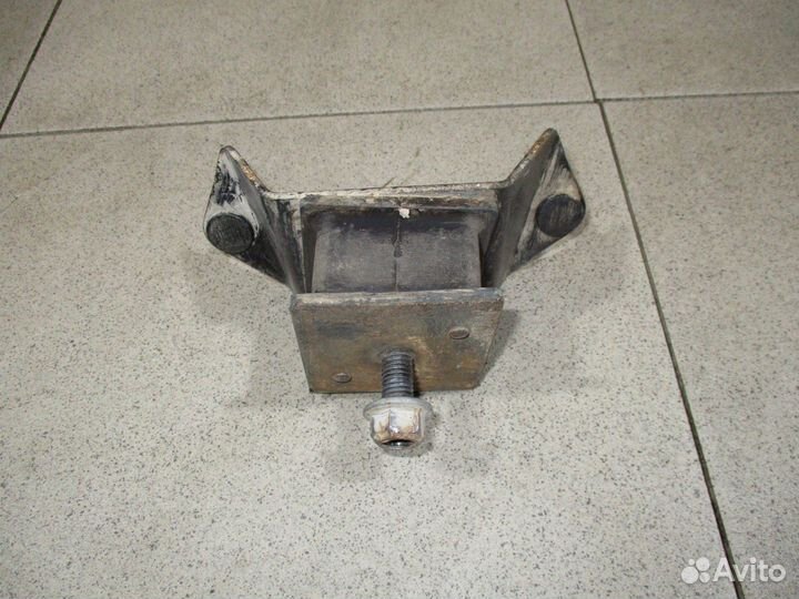 Опора кпп Range Rover 2 (P38A)