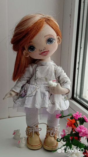 Кукла ручной работы с одеждой