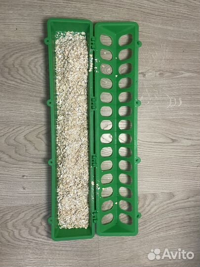 Кормушка бункерная лотковая для птиц