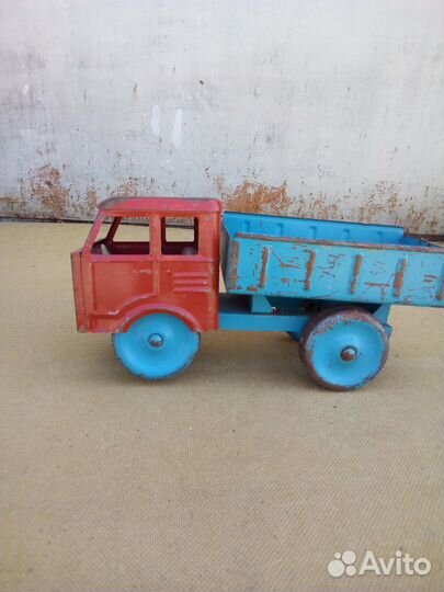Машина металл игрушка из СССР