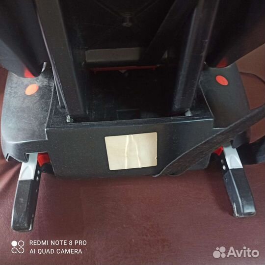 Автомобильное кресло