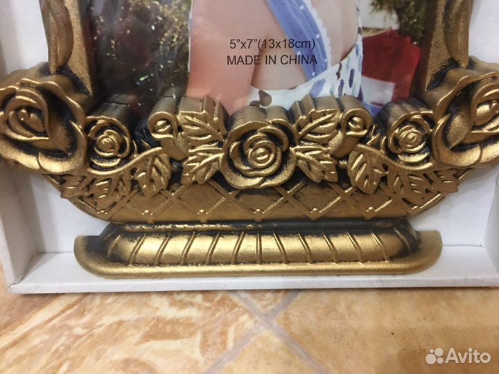 Фоторамка новая золото