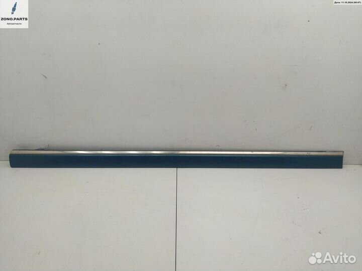 Молдинг двери передней правой 2026903062 на Mercedes W202 (C)