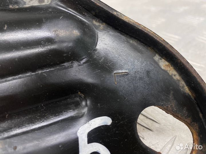 Б/У Буксировочный крюк левый Hyundai Accent LC