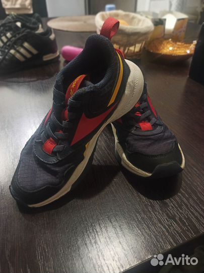 Продаю кроссовки