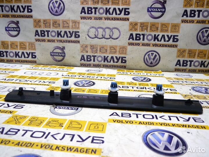 Накладка парога передняя правая Вольво V70-3