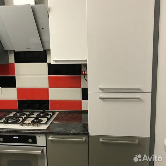 Кухонный гарнитур на заказ с антресолями