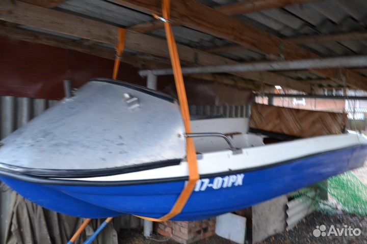 Лодка пластиковая 