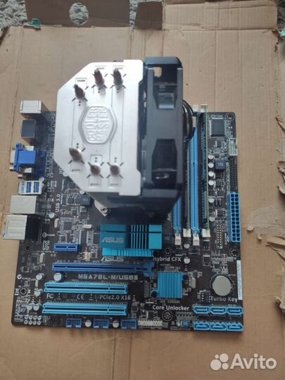 Материнская плата с процессором и памятью