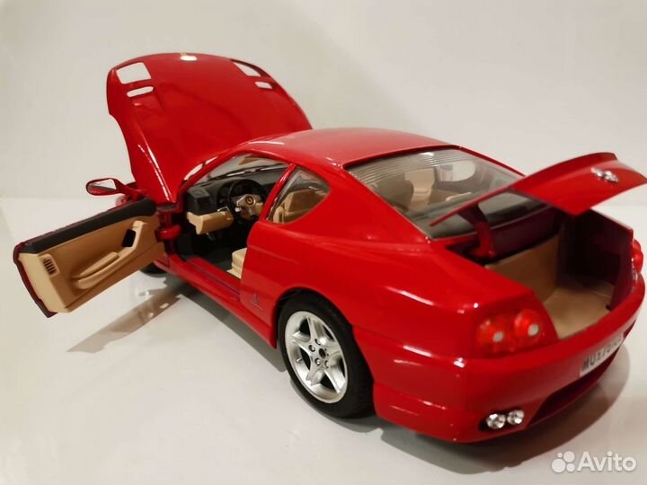 Коллекционная моделька 1:18 Ferrari 456GT