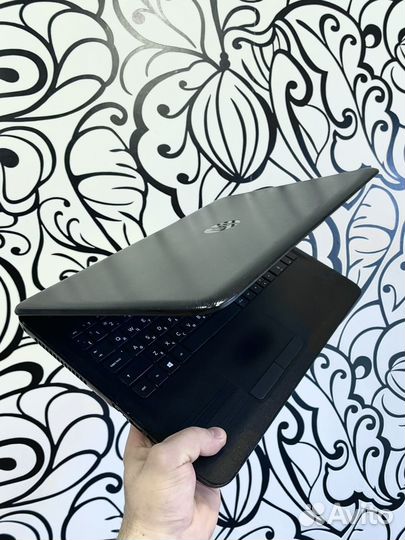Ноутбук HP с гарантием