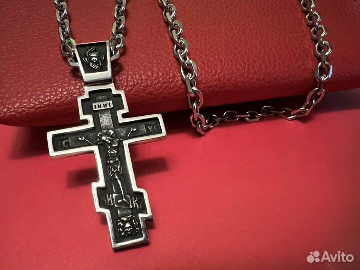 Цепи и крест