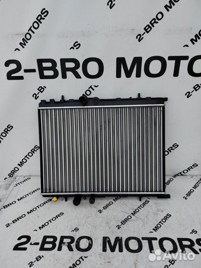 Радиатор охлаждения Citroen Berlingo B9 2008-2023