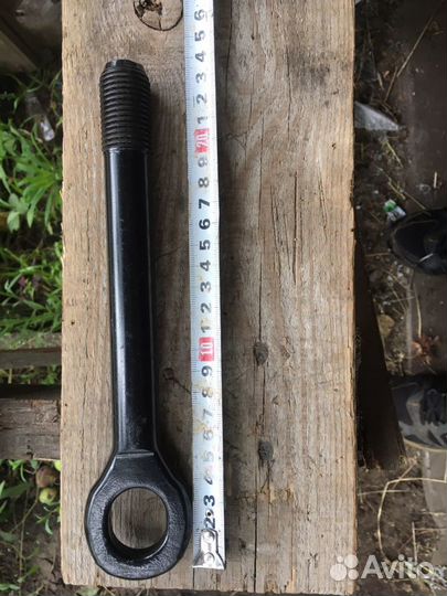 Крюк буксировочный