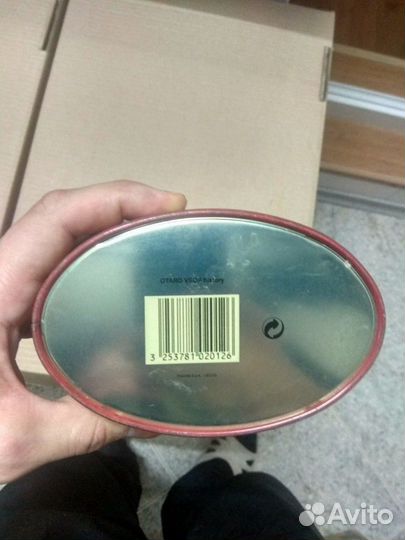 Металлическая упаковка от коньяка otard