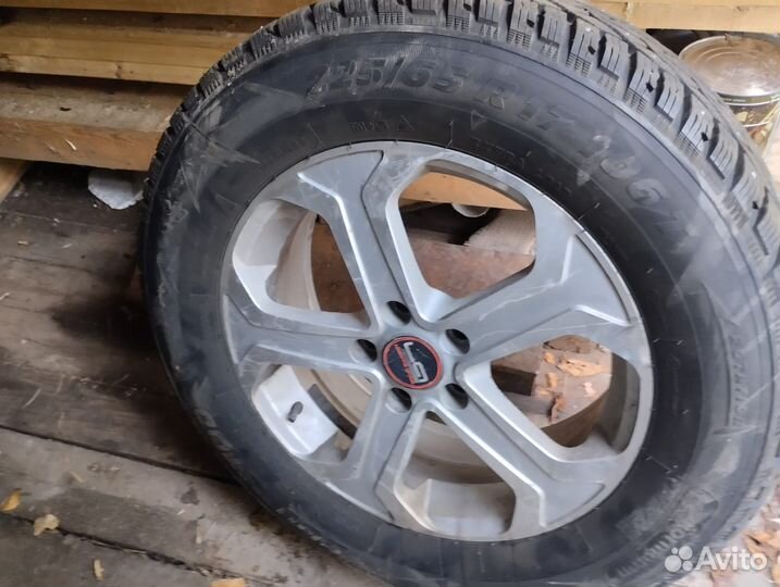 Kormoran SUV Stud 225/65 R17