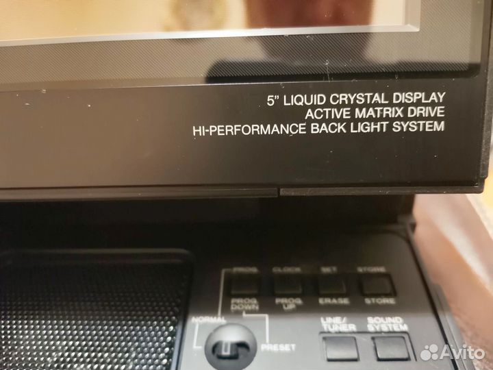 Портативный видеомагнитофон Hitachi VT-LC50 с ЖК