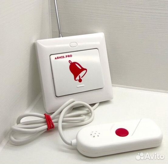 Кнопка вызова персонала с выносной кнопкой в руку