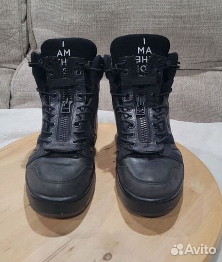 Converse x the soloist