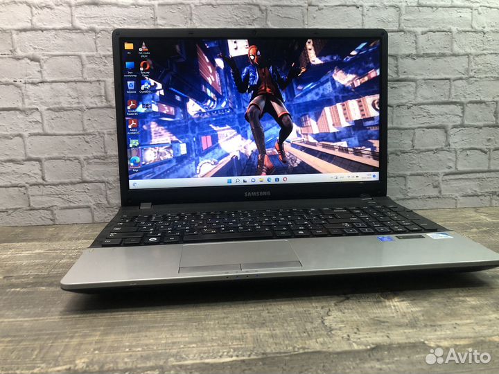 Игровой ноутбук Samsung intel/SSD/2Видеокарты