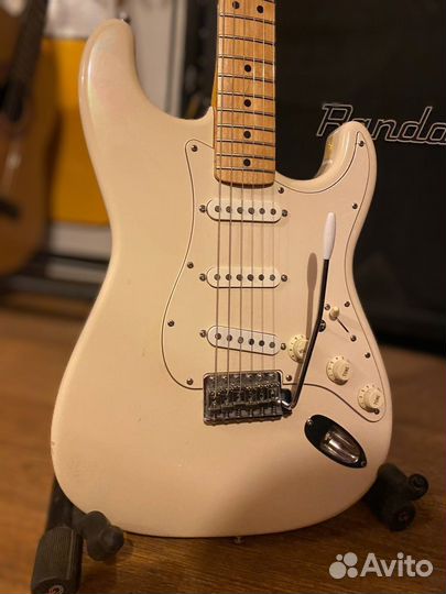Fender stratocaster japan