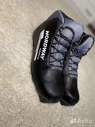 Лыжные ботинки