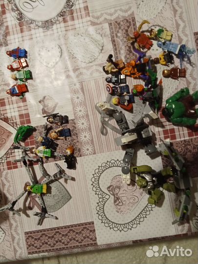 Lego марвел минифигурки